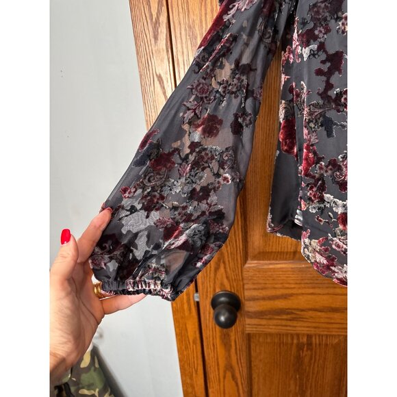 White House Black Market Cold Shoulder Floral Size 8 Velvet Burnout Whimisgoth - Picture 3 of 10